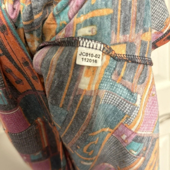 Lularoe Perfect Tee Sz XL Luggage Print - Picture 4 of 7